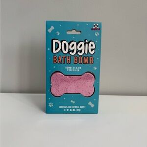 Doggie Bath Bomb by Gift Republic with Coconut & Oatmeal Scent